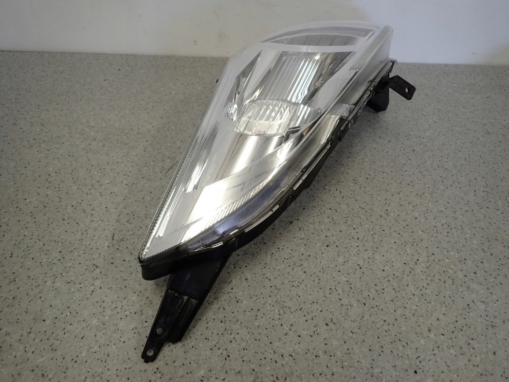 SUZUKI SWIFT MK7 10-16 REFLEKTOR PRZEDNI LEWY LAMPA PRZÓD 13/16