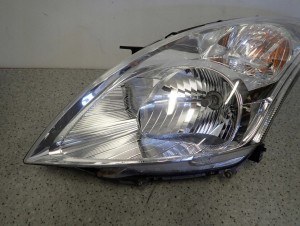 SUZUKI SWIFT MK7 10-16 REFLEKTOR PRZEDNI LEWY LAMPA PRZÓD 3/16 MINIATURA