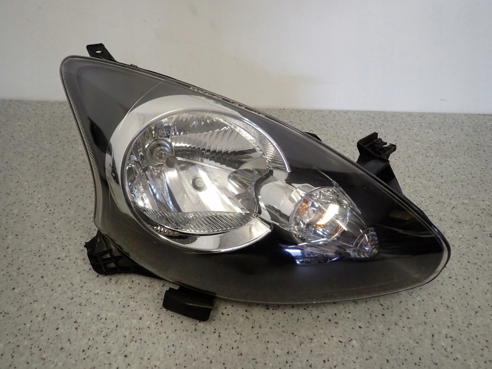TOYOTA AYGO 06- REFLEKTOR PRAWY LAMPA PRZÓD PRAWA 1/11