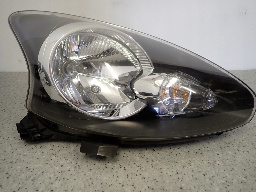 TOYOTA AYGO 06- REFLEKTOR PRAWY LAMPA PRZÓD PRAWA 4/11