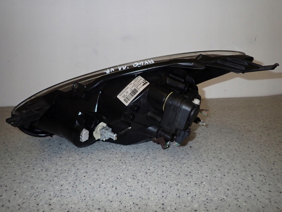 TOYOTA AYGO 06- REFLEKTOR PRAWY LAMPA PRZÓD PRAWA 8/11