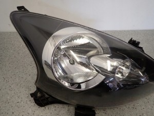TOYOTA AYGO 06- REFLEKTOR PRAWY LAMPA PRZÓD PRAWA 5/11 MINIATURA