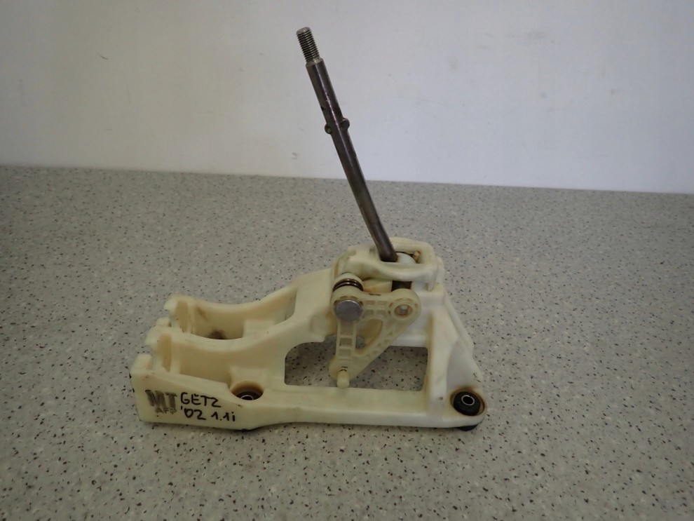HYUNDAI GETZ 02- 1.1i LEWAREK DŹWIGNIA ZMIANY BIEGÓW 1/5
