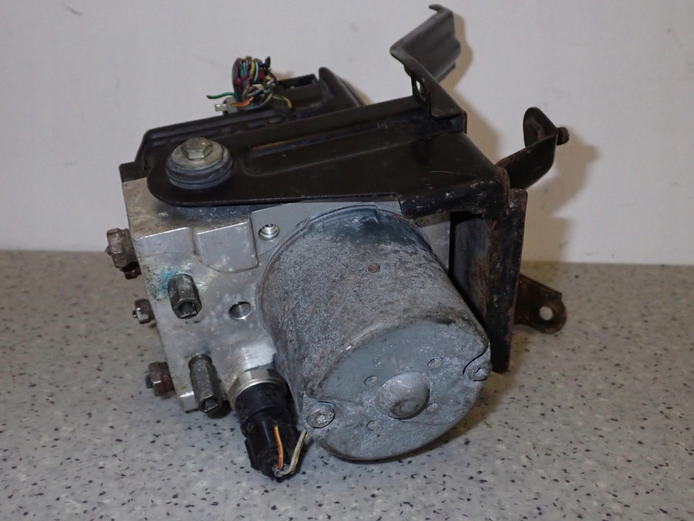 TOYOTA AVENSIS T25 02- POMPA ABS 5/5