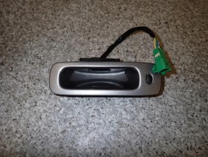 SUZUKI SWIFT MK6 04- KLAMKA TYLNEJ KLAPY SWITCH KEYLESS 3/7 MINIATURA