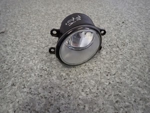 TOYOTA YARIS II 06-09 HALOGEN PRZEDNI PRAWY 2/5 MINIATURA