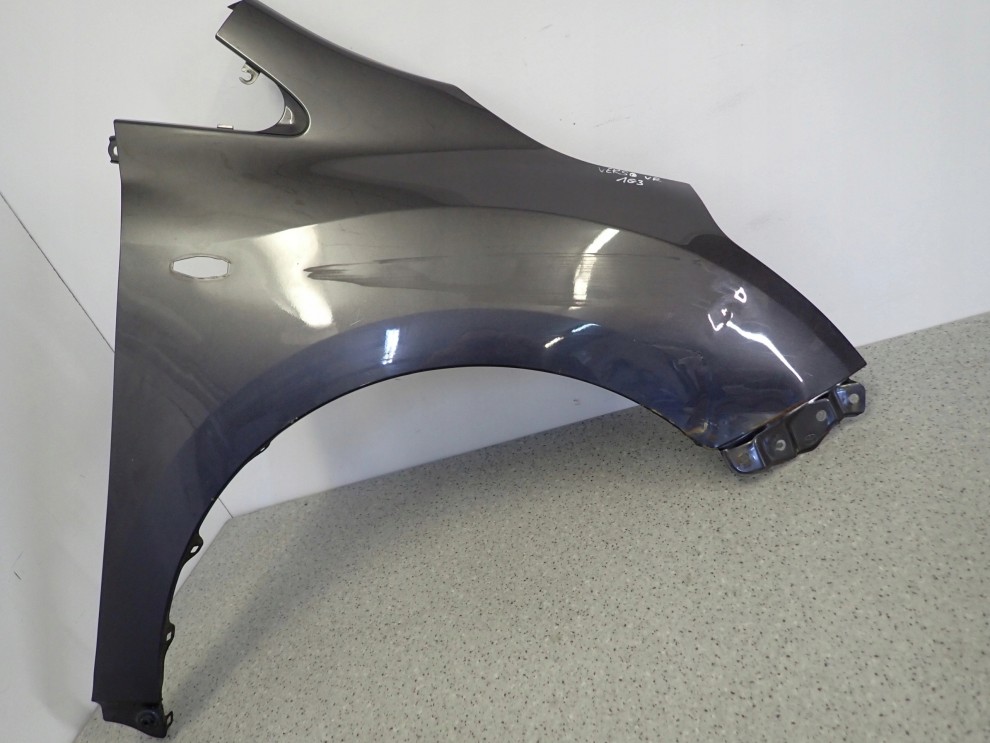 TOYOTA VERSO 09-13 BŁOTNIK PRZEDNI PRAWY 1G3 2/16