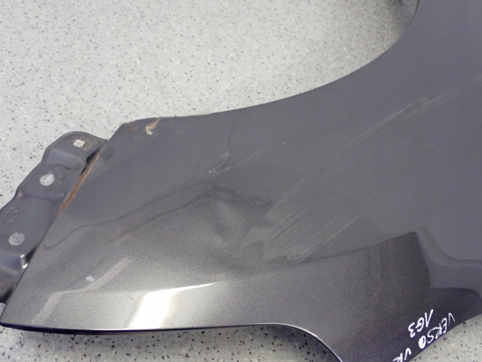 TOYOTA VERSO 09-13 BŁOTNIK PRZEDNI PRAWY 1G3 7/16