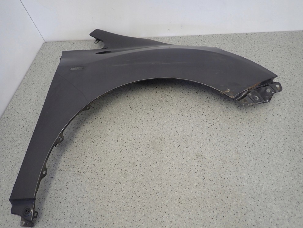 TOYOTA VERSO 09-13 BŁOTNIK PRZEDNI PRAWY 1G3 11/16