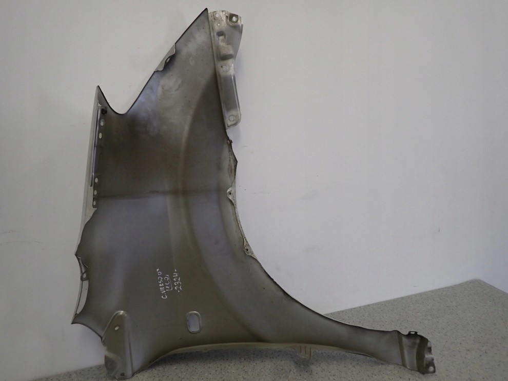 TOYOTA COROLLA VERSO 04-08 BŁOTNIK PRZEDNI LEWY 1C0 13/15