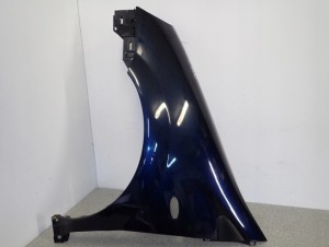 NISSAN ALMERA TINO 00-06 BŁOTNIK PRZEDNI LEWY BW3