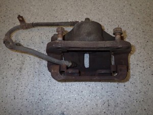 KIA CARENS III 06-11 ZACISK HAMULCOWY PRZEDNI PRAWY 3/4 MINIATURA