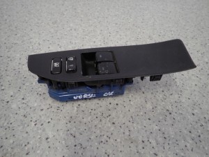 TOYOTA VERSO 09-13 PANEL STEROWANIA SZYB PRZEDNI LEWY 2 SZYBY EUROPA 3/5 MINIATURA