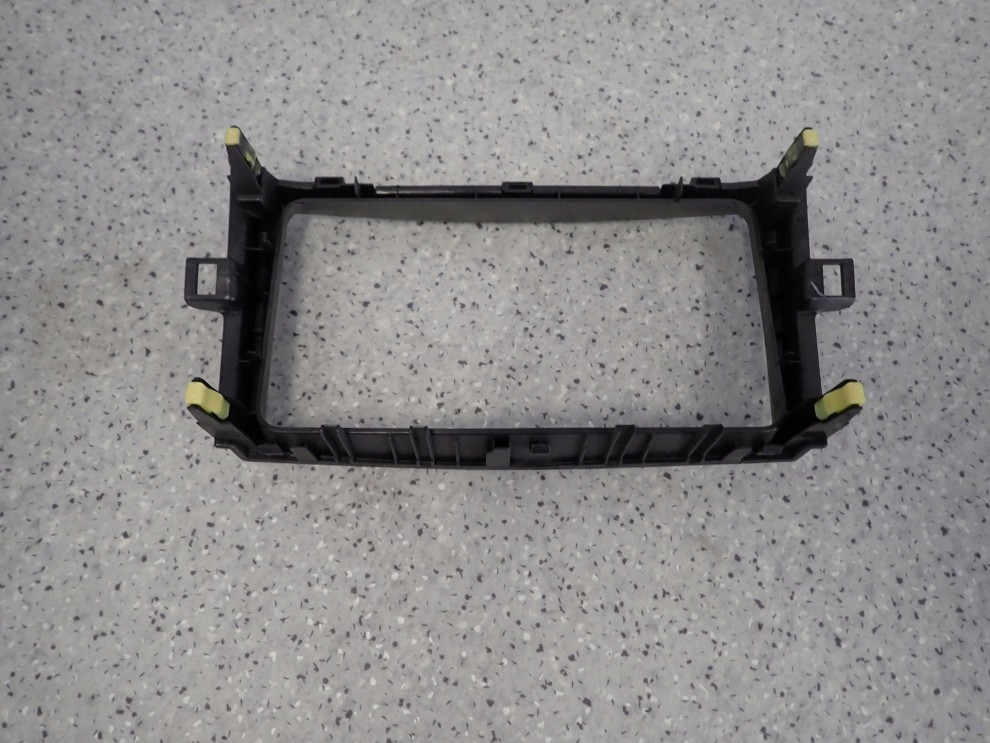 TOYOTA VERSO 09-13 RAMKA RADIA 5/5