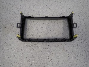 TOYOTA VERSO 09-13 RAMKA RADIA 5/5 MINIATURA