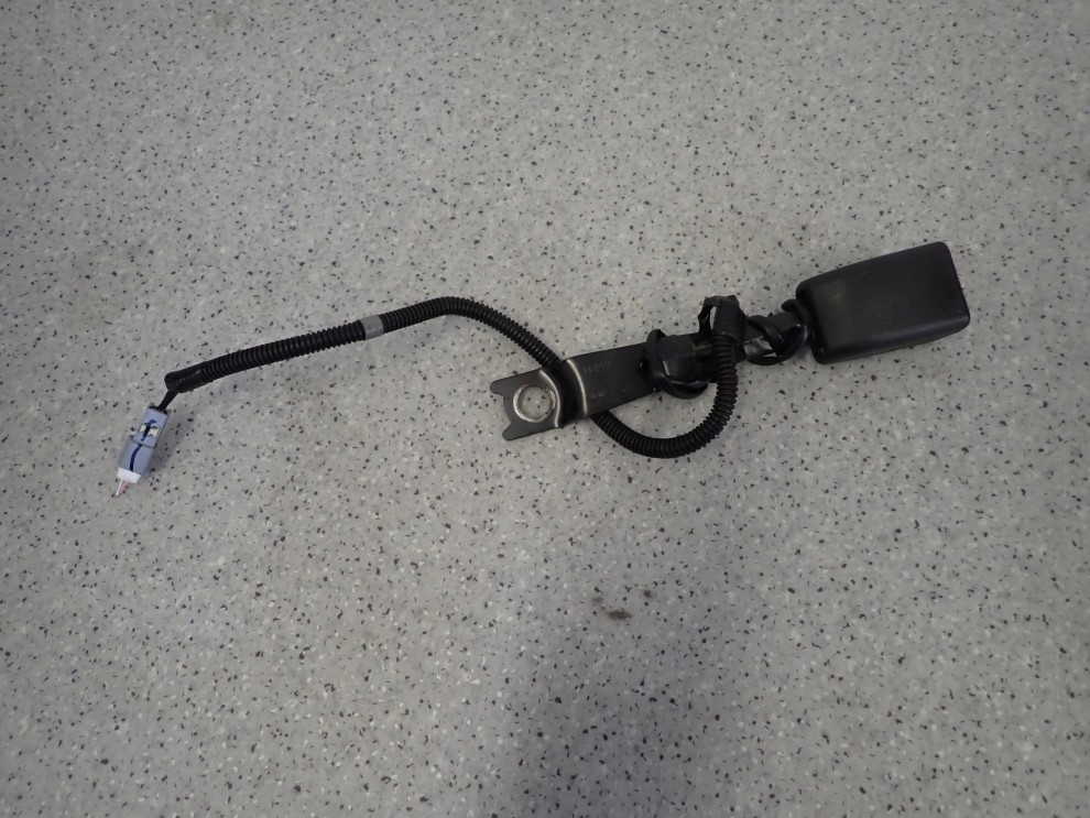 TOYOTA VERSO 09-13 ZAPINKA PASA PRZEDNIA LEWA EUROPA 3/6
