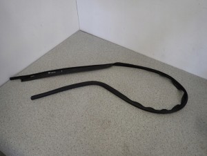 NISSAN ALMERA TINO 00-05 USZCZELKA RANTU DACHU SZYBY LEWA