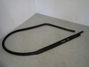 NISSAN ALMERA TINO 00-05 USZCZELKA RANTU DACHU SZYBY PRAWA