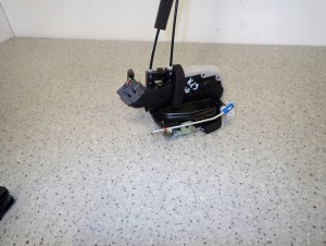 NISSAN MICRA K13 10-16 ZAMEK DRZWI PRZEDNI LEWY 7/7 MINIATURA