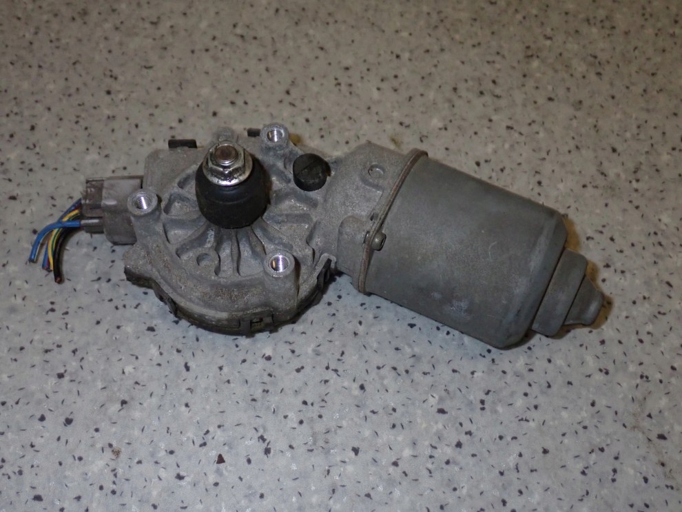 SUZUKI SX4 06-12 SILNICZEK WYCIERACZEK PRZÓD 4/6