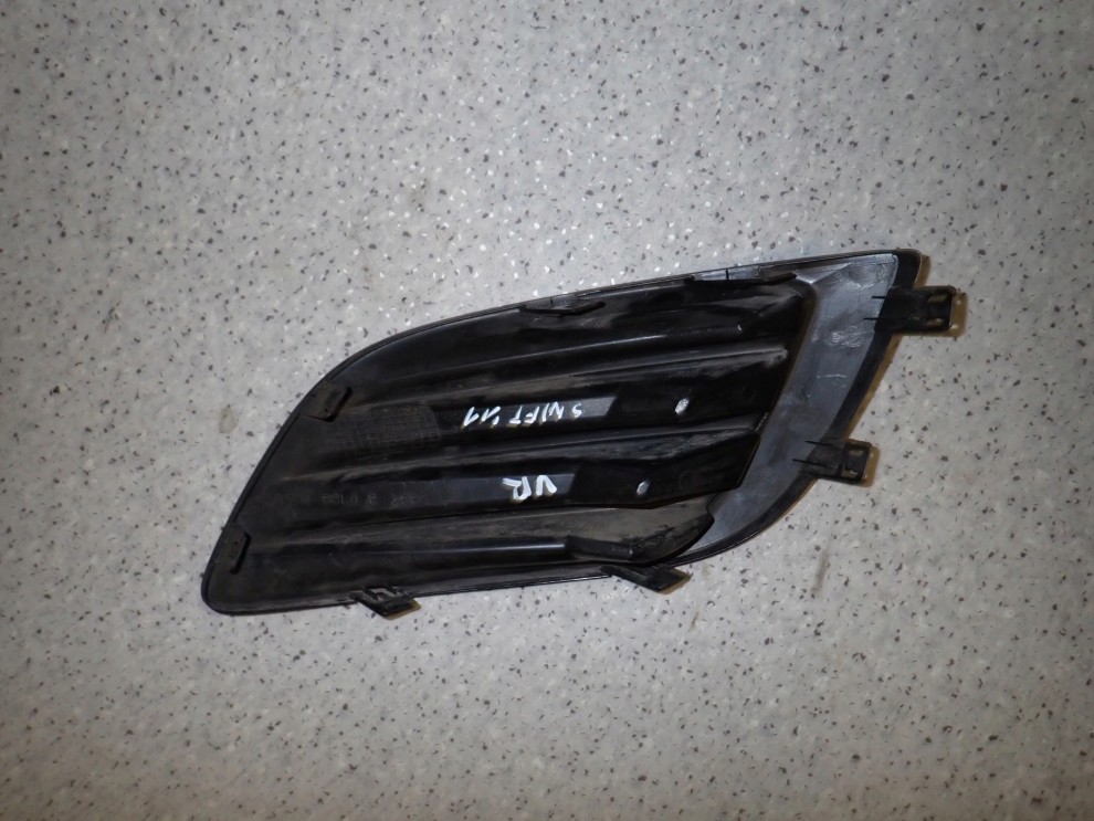 SUZUKI SWIFT MK7 10- ZAŚLEPKA HALOGENU KRATKA PRAWA 5/5