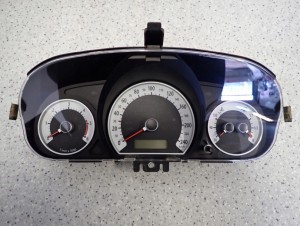 KIA CEED CRDI 06-09 ZEGARY LICZNIK 2/6 MINIATURA