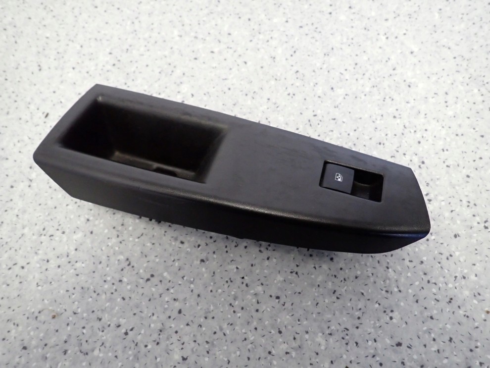 CHEVROLET CRUZE 08-12 PANEL SZYBY TYLNY LEWY PRZEŁĄCZNIK 2/4