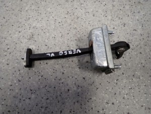 TOYOTA VERSO 09-13 OGRANICZNIK DRZWI PRZEDNI LEWY