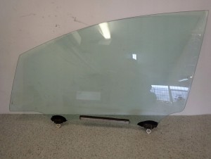 TOYOTA VERSO 09-13 SZYBA PRZEDNIA LEWA