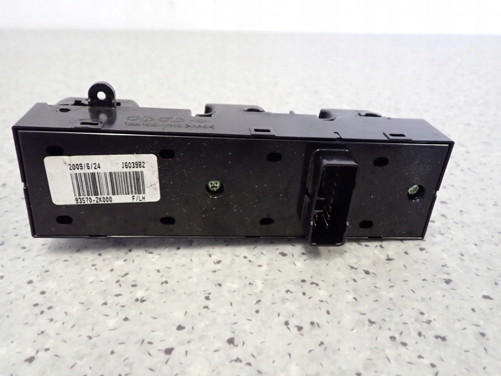 KIA SOUL I 09- PANEL SZYB PRZEDNI LEWY EUROPA 4/4