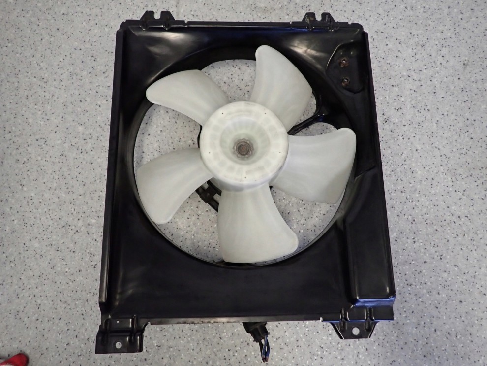 SUZUKI SX4 1.6 1.9 DDIS 06-13 WENTYLATOR WODY 3/3