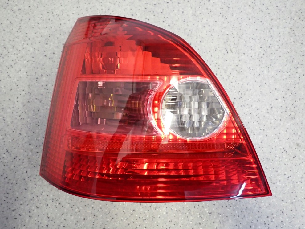 HONDA CIVIC VII 5d 01-03 LAMPA TYLNA LEWA 2/9