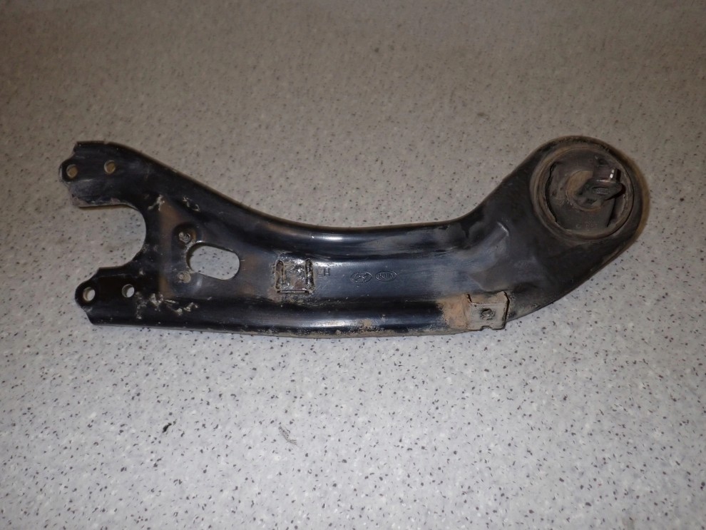 HYUNDAI i40 11-18 WAHACZ WZDŁUŻNY TYLNY LEWY 5/8