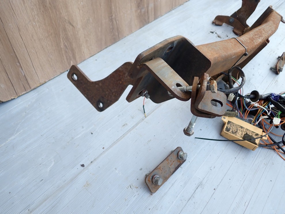 HYUNDAI i40 11-18 HAK HOLOWNICZY 3/6