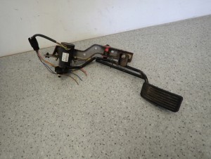HYUNDAI TRAJET 99-04 PEDAŁ POTENCJOMETR GAZU 2/5 MINIATURA