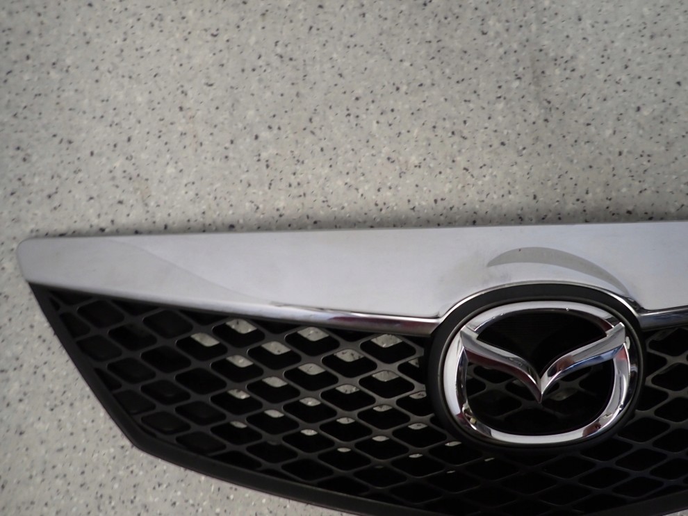 MAZDA 2 MAZDA2 DY 05-07 ATRAPA GRILL KRATA WLOTU 6/10
