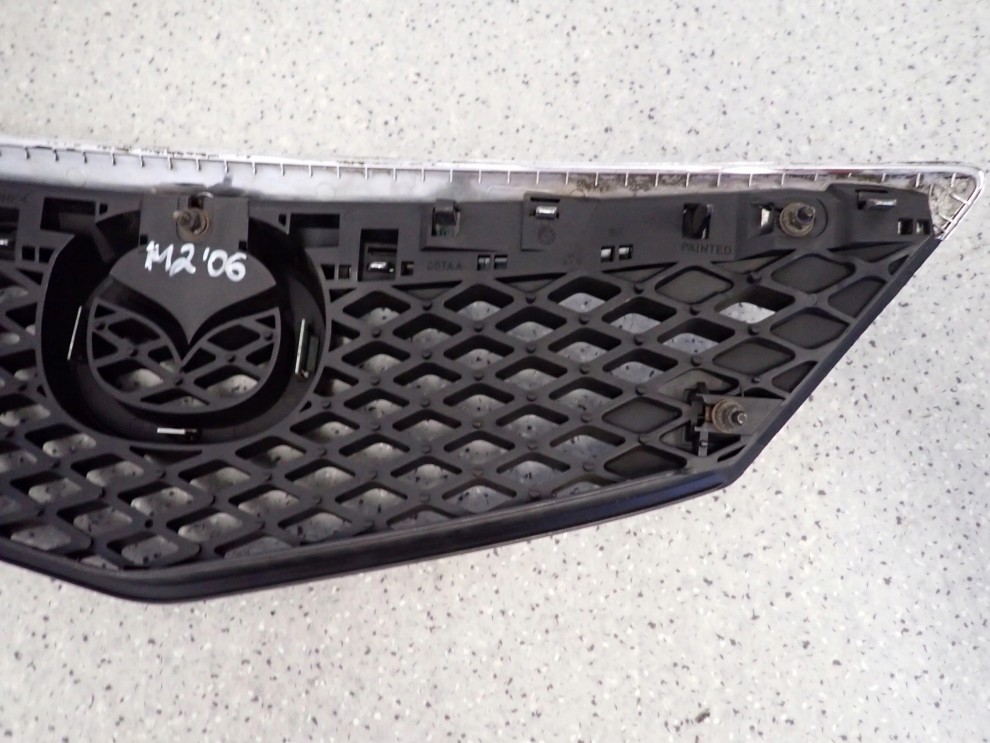 MAZDA 2 MAZDA2 DY 05-07 ATRAPA GRILL KRATA WLOTU 10/10