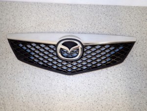 MAZDA 2 MAZDA2 DY 05-07 ATRAPA GRILL KRATA WLOTU 2/10 MINIATURA