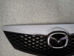 MAZDA 2 MAZDA2 DY 05-07 ATRAPA GRILL KRATA WLOTU 6/10 MINIATURA