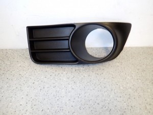 SUZUKI SX4 06-09 KRATKA HALOGENU PRZEDNIA LEWA