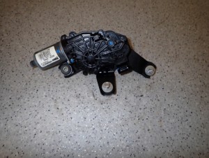 KIA VENGA 09- SILNICZEK WYCIERACZKI TYŁ 4/6 MINIATURA