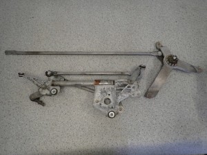 MITSUBISHI GRANDIS MECHANIZM WYCIERACZEK PRZEDNICH 4/5 MINIATURA