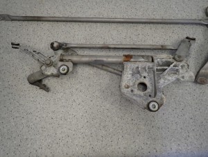 MITSUBISHI GRANDIS MECHANIZM WYCIERACZEK PRZEDNICH 5/5 MINIATURA