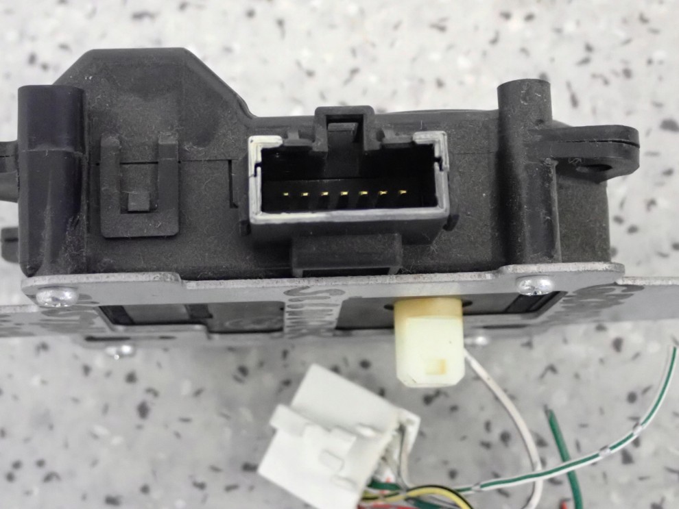 MITSUBISHI GRANDIS 03-11 STEROWNIK NAGRZEWNICY SILNICZEK NAWIEWU CIEPŁO ZIM 5/6