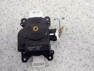 MITSUBISHI GRANDIS 03-11 STEROWNIK NAGRZEWNICY SILNICZEK NAWIEWU CIEPŁO ZIM 2/6 MINIATURA