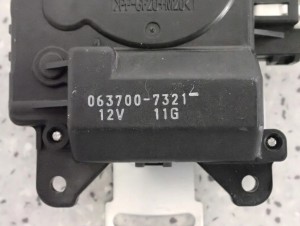 MITSUBISHI GRANDIS 03-11 STEROWNIK NAGRZEWNICY SILNICZEK NAWIEWU CIEPŁO ZIM 3/6 MINIATURA