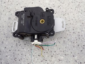 MITSUBISHI GRANDIS 03-11 STEROWNIK NAGRZEWNICY SILNICZEK NAWIEWU CIEPŁO ZIM 4/6 MINIATURA
