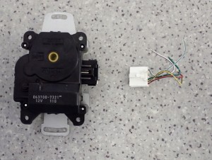 MITSUBISHI GRANDIS 03-11 STEROWNIK NAGRZEWNICY SILNICZEK NAWIEWU CIEPŁO ZIM 6/6 MINIATURA