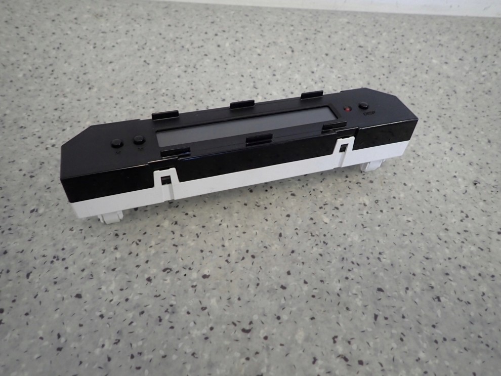 SUZUKI SWIFT 05-09 WYŚWIETLACZ ZEGAREK 1/4