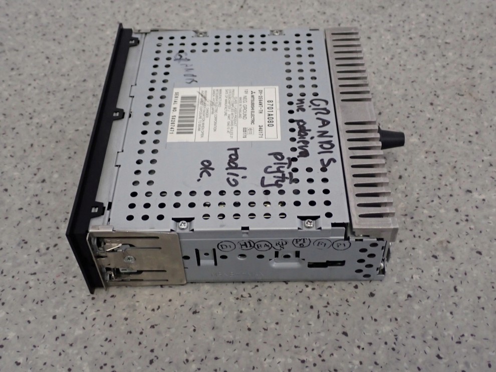 MITSUBISHI GRANDIS 03- RADIO FABRYCZNE 5/7